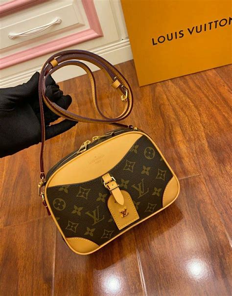 Louis Vuitton 2020 Monogram Deauville Mini .